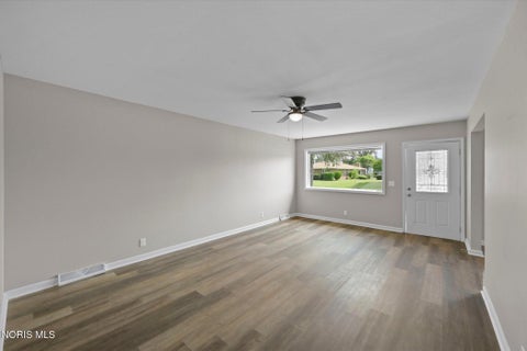 Tiny photo for 29 Torrington Drive, Toledo, OH 43615 (MLS # 10011429)