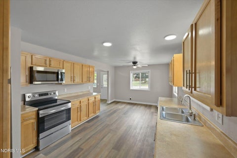 Tiny photo for 29 Torrington Drive, Toledo, OH 43615 (MLS # 10011429)