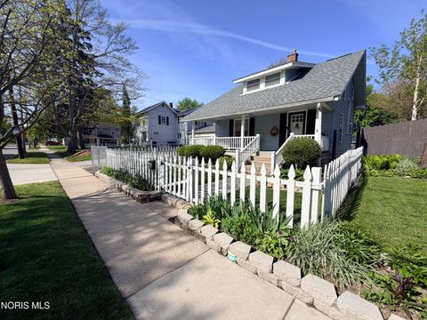 Tiny photo for 320 S Summit Street, Bowling Green, OH 43402 (MLS # 10007251)
