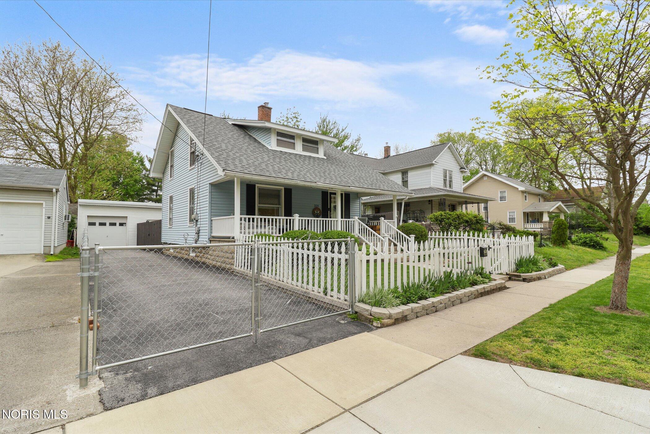 320 S Summit Street