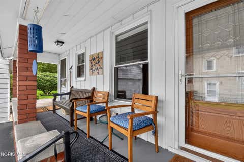 Tiny photo for 203 Buttonwood Avenue, Bowling Green, OH 43402 (MLS # 10011948)
