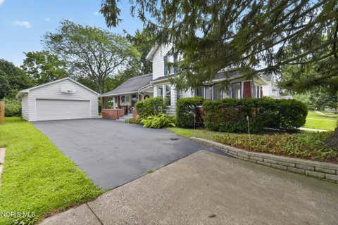 Tiny photo for 203 Buttonwood Avenue, Bowling Green, OH 43402 (MLS # 10011948)