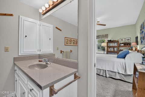Tiny photo for 203 Buttonwood Avenue, Bowling Green, OH 43402 (MLS # 10011948)