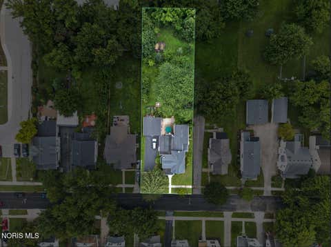 Tiny photo for 203 Buttonwood Avenue, Bowling Green, OH 43402 (MLS # 10011948)