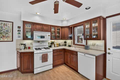 Tiny photo for 203 Buttonwood Avenue, Bowling Green, OH 43402 (MLS # 10011948)