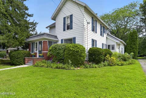 Tiny photo for 203 Buttonwood Avenue, Bowling Green, OH 43402 (MLS # 10011948)