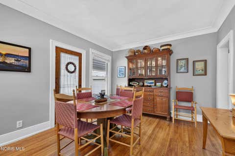 Tiny photo for 203 Buttonwood Avenue, Bowling Green, OH 43402 (MLS # 10011948)