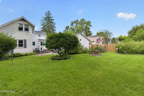 Tiny photo for 203 Buttonwood Avenue, Bowling Green, OH 43402 (MLS # 10011948)
