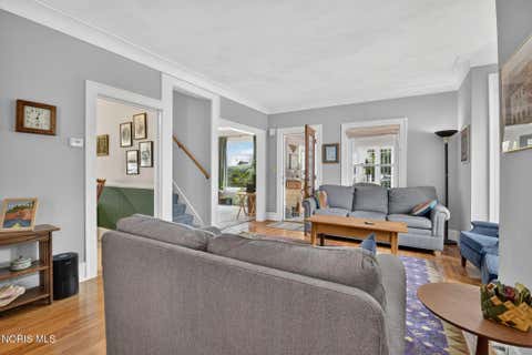 Tiny photo for 203 Buttonwood Avenue, Bowling Green, OH 43402 (MLS # 10011948)