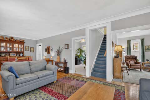 Tiny photo for 203 Buttonwood Avenue, Bowling Green, OH 43402 (MLS # 10011948)