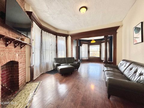 Tiny photo for 317 Western Avenue, Toledo, OH 43609 (MLS # 10004636)