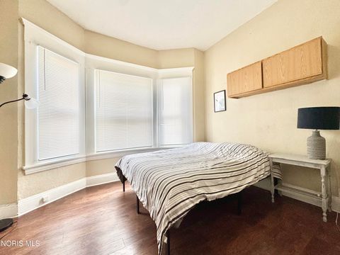 Tiny photo for 317 Western Avenue, Toledo, OH 43609 (MLS # 10004636)