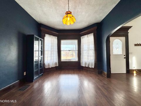 Tiny photo for 317 Western Avenue, Toledo, OH 43609 (MLS # 10004636)