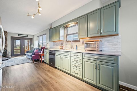 Tiny photo for 2718 Detwiler Drive, Toledo, OH 43611 (MLS # 10005300)