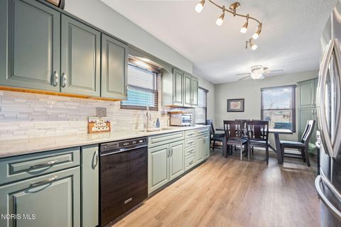 Tiny photo for 2718 Detwiler Drive, Toledo, OH 43611 (MLS # 10005300)