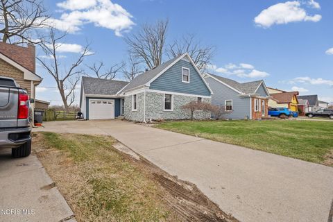 Photo of 2718 Detwiler Drive, Toledo, OH 43611 (MLS # 10005300)