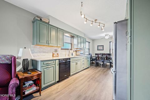 Tiny photo for 2718 Detwiler Drive, Toledo, OH 43611 (MLS # 10005300)