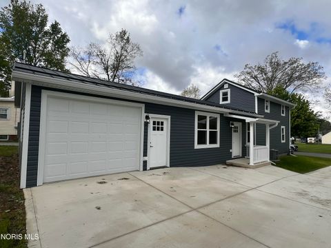 Photo of 479 N 5th Street, Upper Sandusky, OH 43351 (MLS # 10007334)