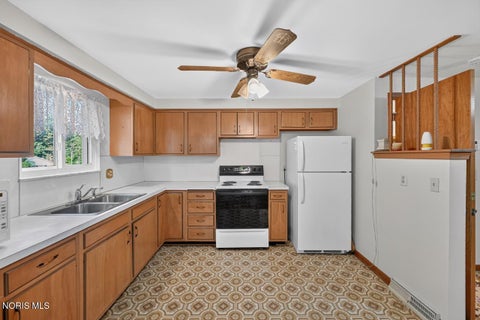 Tiny photo for 1512 Highland Green Drive, Toledo, OH 43614 (MLS # 10013324)