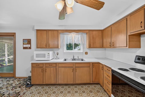 Tiny photo for 1512 Highland Green Drive, Toledo, OH 43614 (MLS # 10013324)
