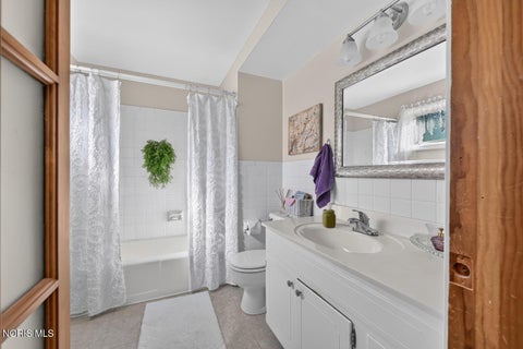 Tiny photo for 1512 Highland Green Drive, Toledo, OH 43614 (MLS # 10013324)
