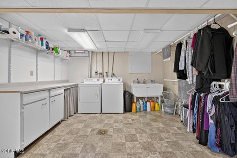Tiny photo for 1512 Highland Green Drive, Toledo, OH 43614 (MLS # 10013324)