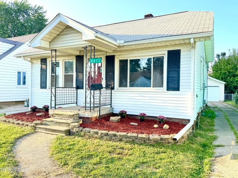 Tiny photo for 2275 Brown Road, Oregon, OH 43616 (MLS # 10013387)