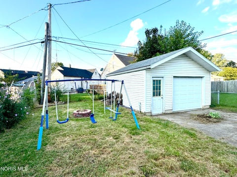 Tiny photo for 2275 Brown Road, Oregon, OH 43616 (MLS # 10013387)