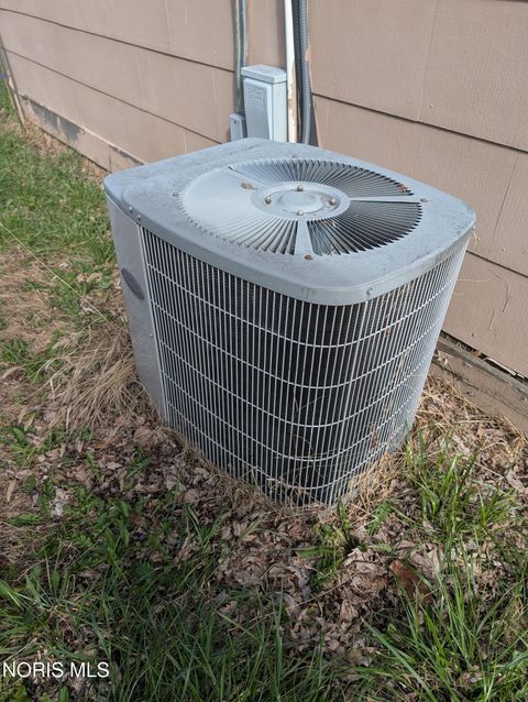 Tiny photo for 5563 302nd Street, Toledo, OH 43611 (MLS # 10006556)