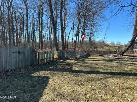 Tiny photo for 56 Dunderry Lane, Toledo, OH 43615 (MLS # 10004612)