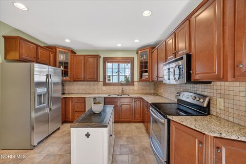 Tiny photo for 2947 Darlington Road, Toledo, OH 43606 (MLS # 10005808)