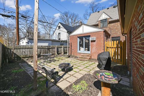 Tiny photo for 2947 Darlington Road, Toledo, OH 43606 (MLS # 10005808)