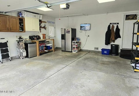 Tiny photo for 722 Meadow Springs Court, Maumee, OH 43537 (MLS # 10014119)