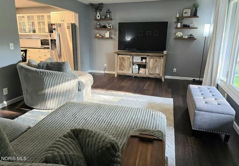 Tiny photo for 722 Meadow Springs Court, Maumee, OH 43537 (MLS # 10014119)