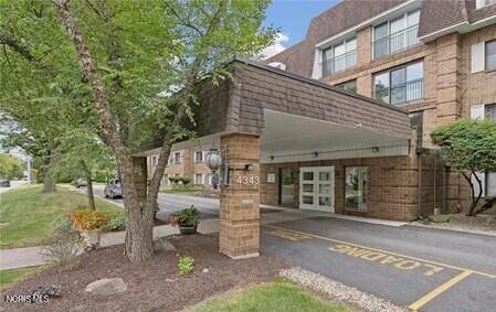 Condo For Sale - 4343 W Bancroft Street<br/> Lucas County, Ottawa Hills, OH 43615