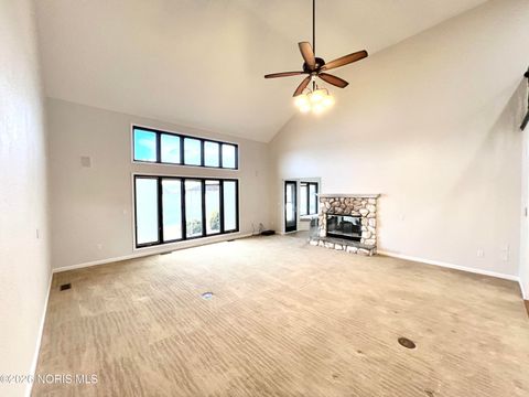 Tiny photo for 658 E Shoreline Drive, Holland, OH 43528 (MLS # 10003994)