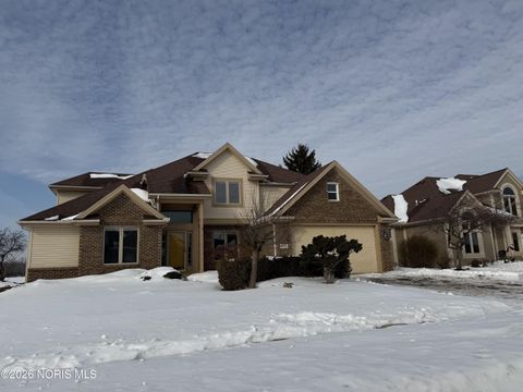 Photo of 658 E Shoreline Drive, Holland, OH 43528 (MLS # 10003994)