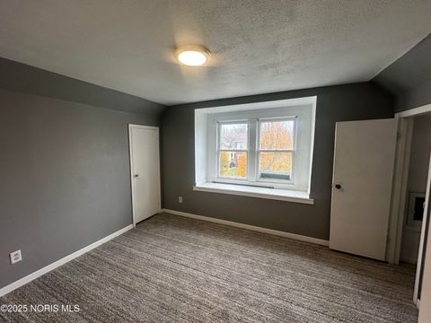Tiny photo for 835 Toronto Avenue, Toledo, OH 43609 (MLS # 10001627)