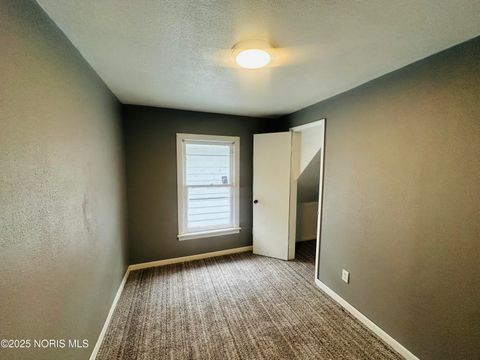 Tiny photo for 835 Toronto Avenue, Toledo, OH 43609 (MLS # 10001627)