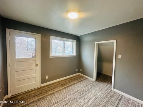 Tiny photo for 835 Toronto Avenue, Toledo, OH 43609 (MLS # 10001627)