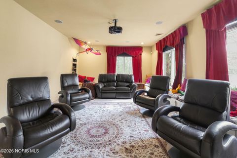 Tiny photo for 8801 W Bancroft Street, Toledo, OH 43617 (MLS # 10002991)