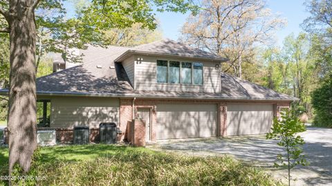 Tiny photo for 8801 W Bancroft Street, Toledo, OH 43617 (MLS # 10002991)