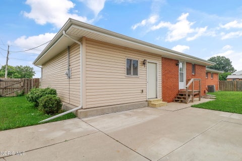 Tiny photo for 298 S Coy Road, Oregon, OH 43616 (MLS # 10012837)