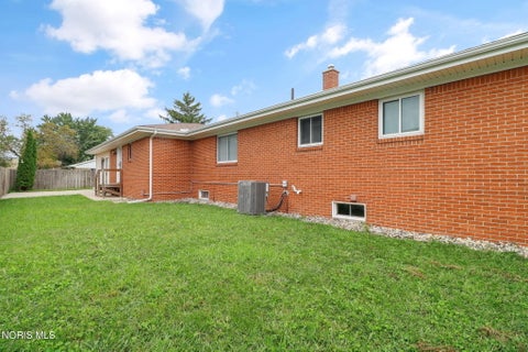 Tiny photo for 298 S Coy Road, Oregon, OH 43616 (MLS # 10012837)