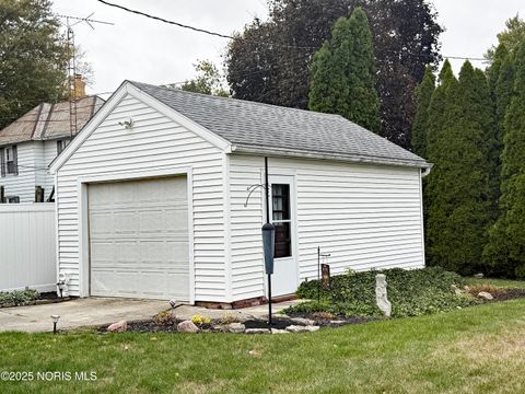 Tiny photo for 160 Elm Street, Fostoria, OH 44830 (MLS # 10000915)