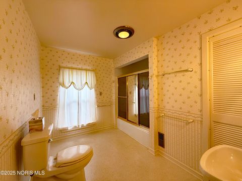 Tiny photo for 160 Elm Street, Fostoria, OH 44830 (MLS # 10000915)