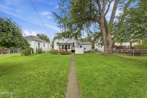 Tiny photo for 405 W Wayne Street, Maumee, OH 43537 (MLS # 10013776)