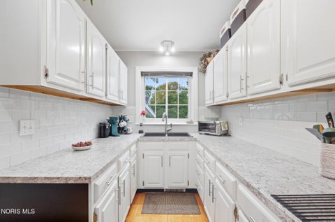 Tiny photo for 405 W Wayne Street, Maumee, OH 43537 (MLS # 10013776)