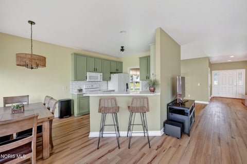 Tiny photo for 4828 Port Drive, Maumee, OH 43537 (MLS # 10012304)