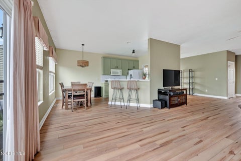 Tiny photo for 4828 Port Drive, Maumee, OH 43537 (MLS # 10012304)
